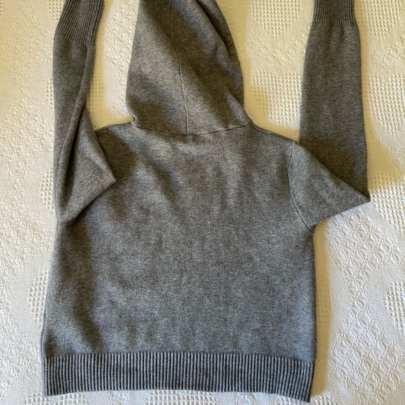 Sweater - Picture 2 of 9